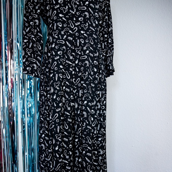 Black 90’s Wide Leg Romper - Picture 4 of 9